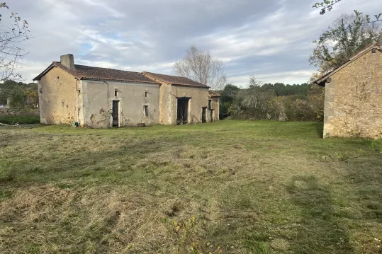 Fermette à restaurer 30 min Périgueux